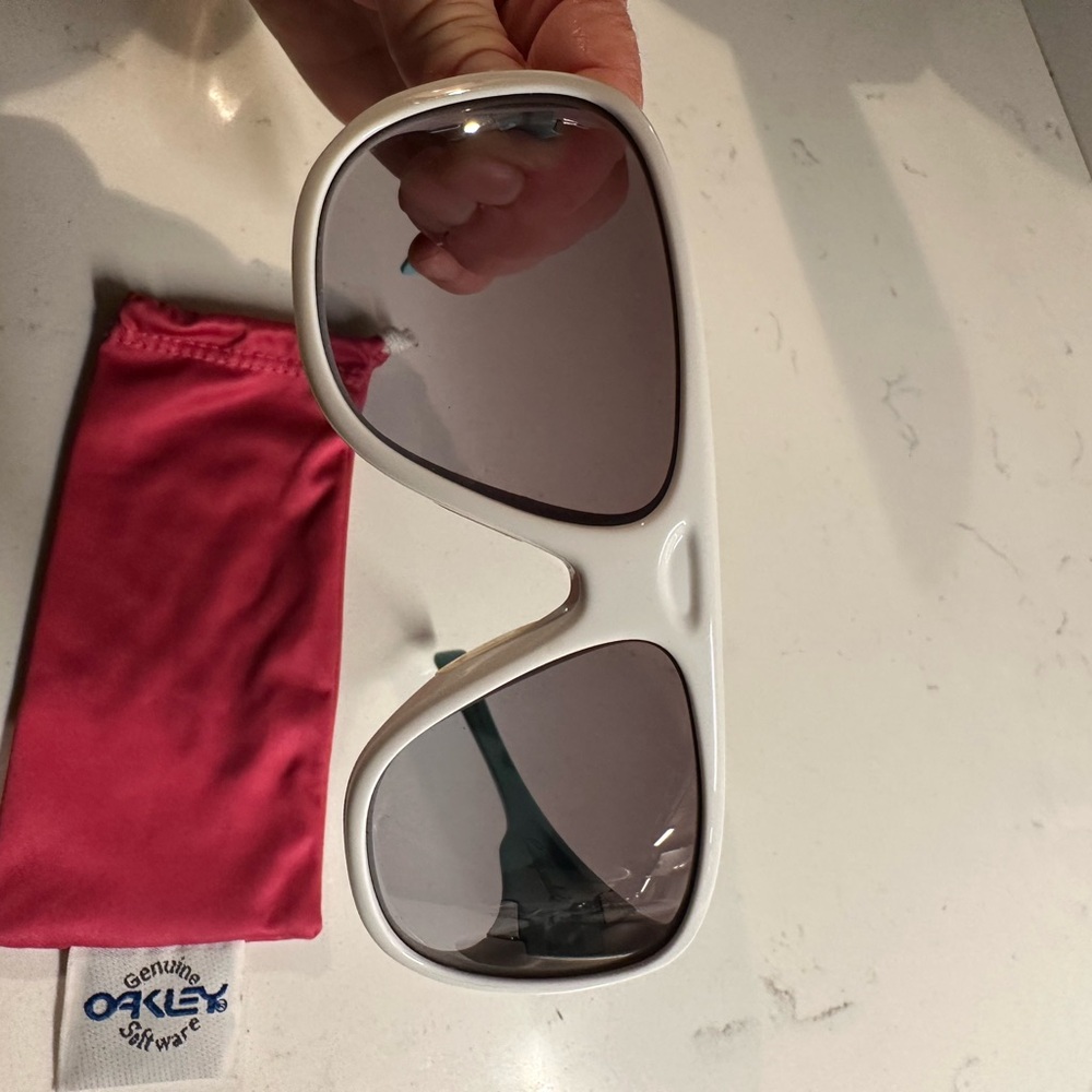 Oakley Women’s Correspondent Sunglasses